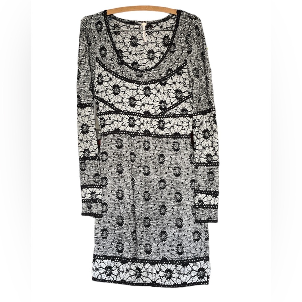 Free People Boho Floral Knit Long Sleeve Body-con Stretch Fabric Scoop Neck XS